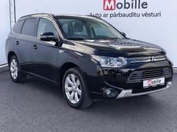 Mitsubishi Outlander Hibrīds