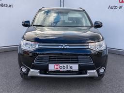Mitsubishi Outlander Hibrīds