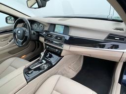 BMW 523i
