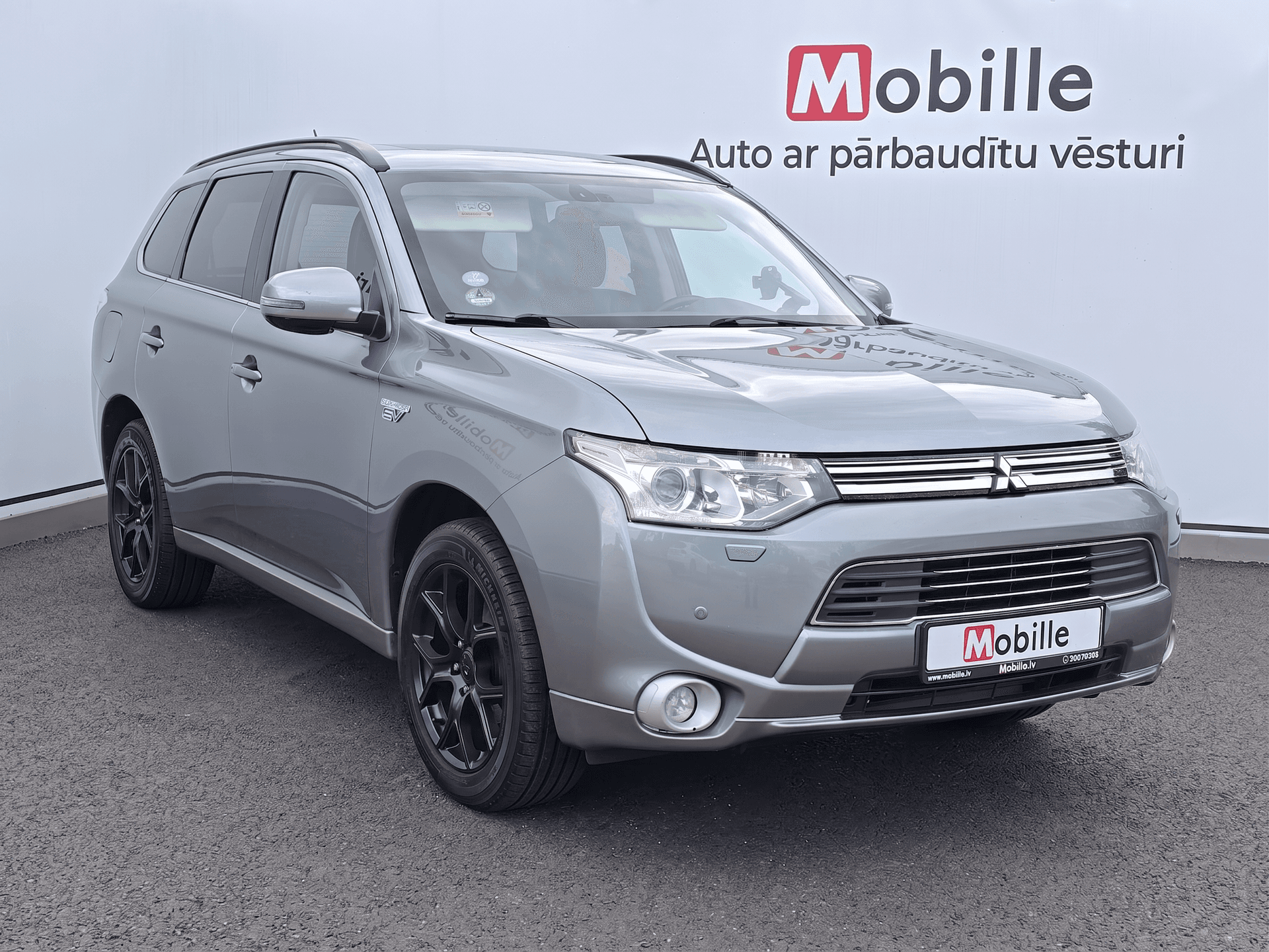 Mitsubishi Outlander Hibrīds