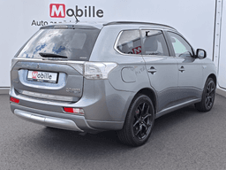 Mitsubishi Outlander Hibrīds