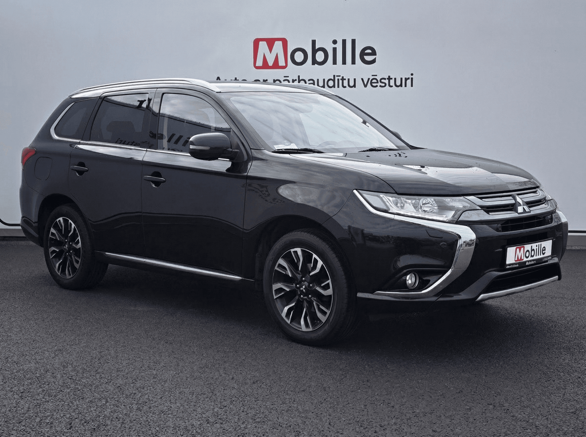 Mitsubishi Outlander Plug-in hybrid (Drīzumā)