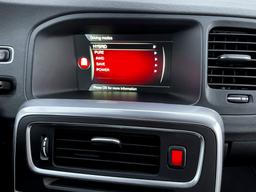 Volvo V60 Facelift  4x4 Plug-in Hybrid D6