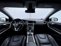Volvo V60 Facelift  4x4 Plug-in Hybrid D6