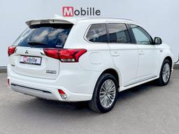 Mitsubishi Outlander Plug-In Hybrid
