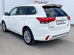 Mitsubishi Outlander Plug-In Hybrid