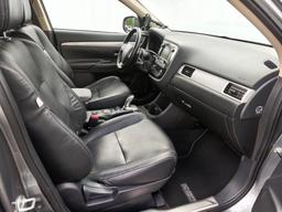 Mitsubishi Outlander Hibrīds