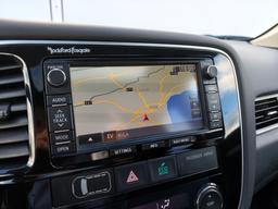 Mitsubishi Outlander Hibrīds